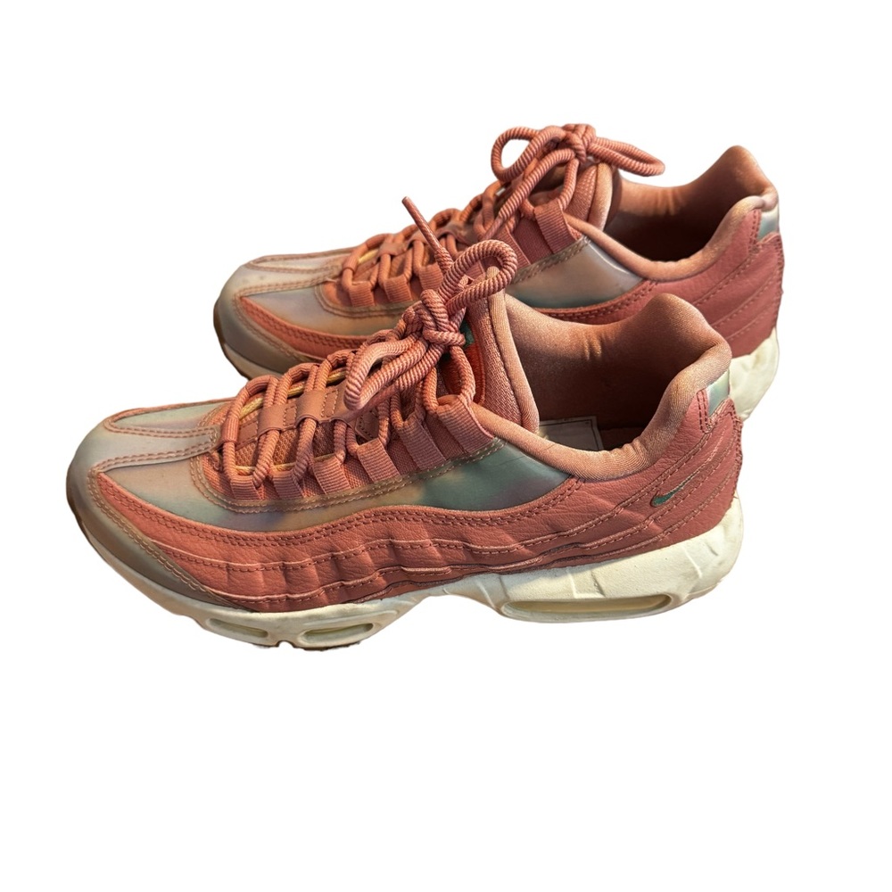 Nikes Womens Pink Air Max - Sz 7.5